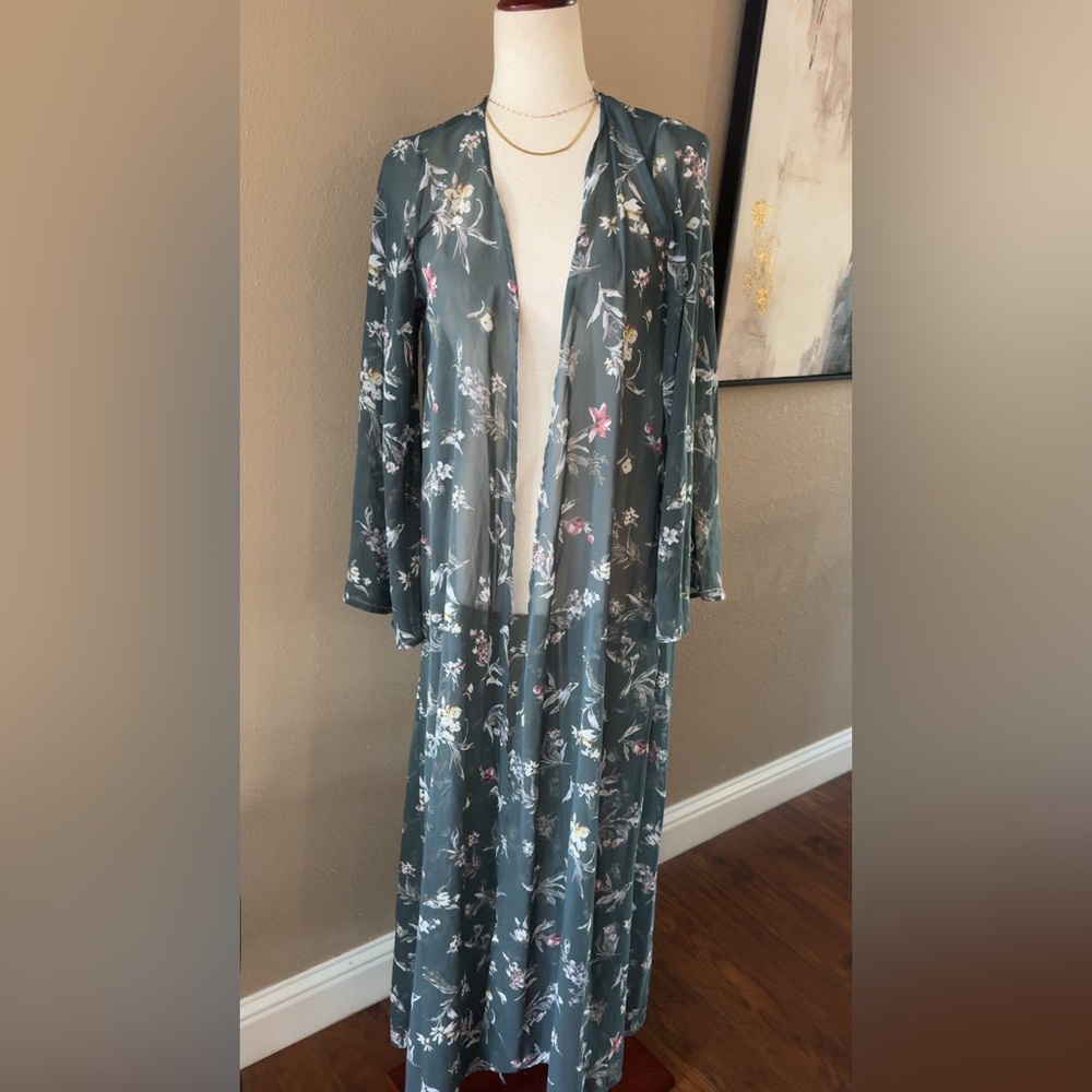 Floral print long open chiffon material cardigan - Picture 3 of 5